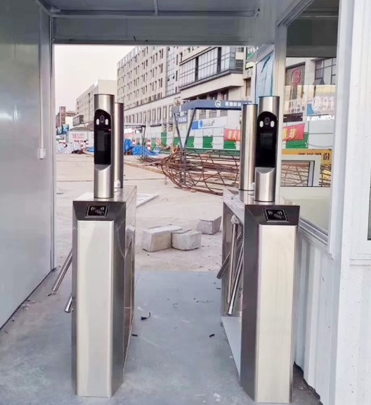 人臉識別在工地通道閘機(jī)上的運(yùn)用