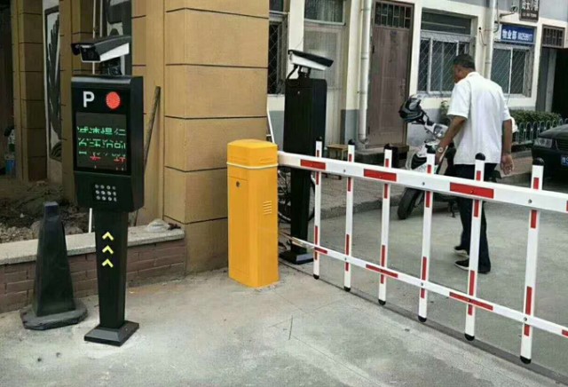 車牌識別系統需要提前進行設置